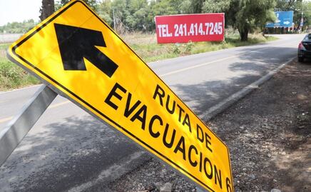 Fuga de hipoclorito evacuó a familias en Tlaxcala y suspendió clases en Puebla