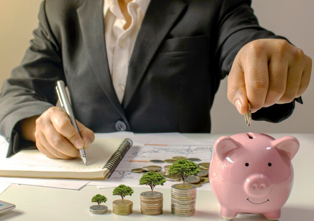 Propósitos de año nuevo. Comienza el 2023 ahorrando