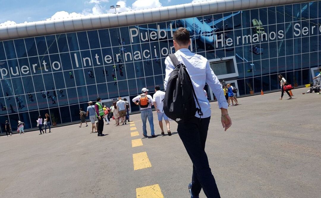 En el aeropuerto de Puebla puedes adquirir boletos muy baratos | Foto: EsImagen