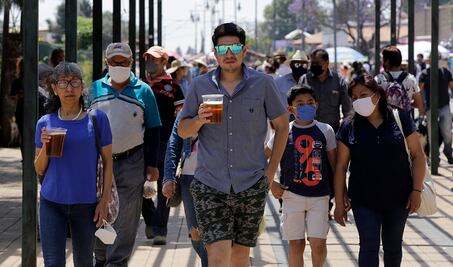 Desbordan poblanos el Centro y Cholula