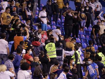 Decepción y aglomeraciones en apertura del Estadio Cuauhtémoc