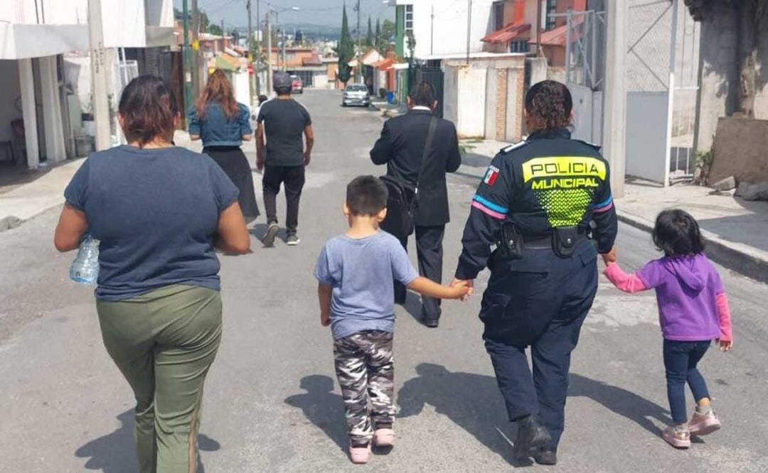 Una niña de 3 años fue resguardada por las autoridades luego de huir de su casa víctima de maltrato infantil | Foto: Twitter SSC Puebla
