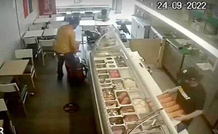 VIDEO. Repartidor de Rappi roba caja de propinas de Subway en Puebla