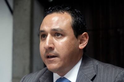 El priista Iván Galindo alza la mano para ser candidato en lugar de Saúl Huerta