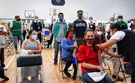 Claudia Sheinbaum recibe vacuna contra Covid-19 en módulo de Tlalpan