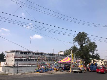 Entre ambulantes y fervor católico está El Calvario en Puebla