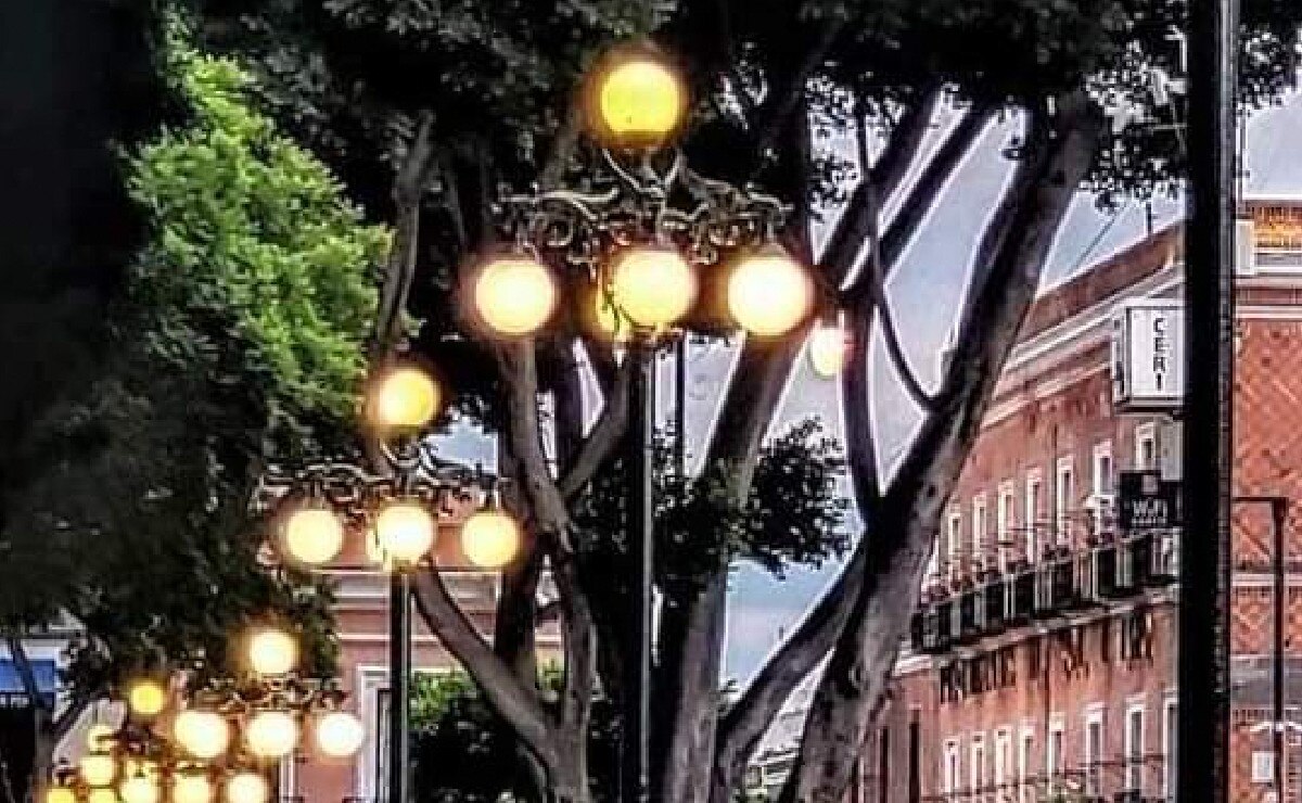 Este es el origen de las lámparas de dragón del Centro de Puebla