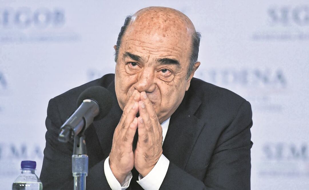 Murillo Karam es trasladado al Hospital General Balbuena. Foto: Archivo. AFP