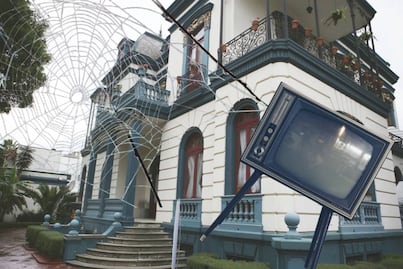 De esto trata la telenovela que protagonizó la Casa de los Enanos