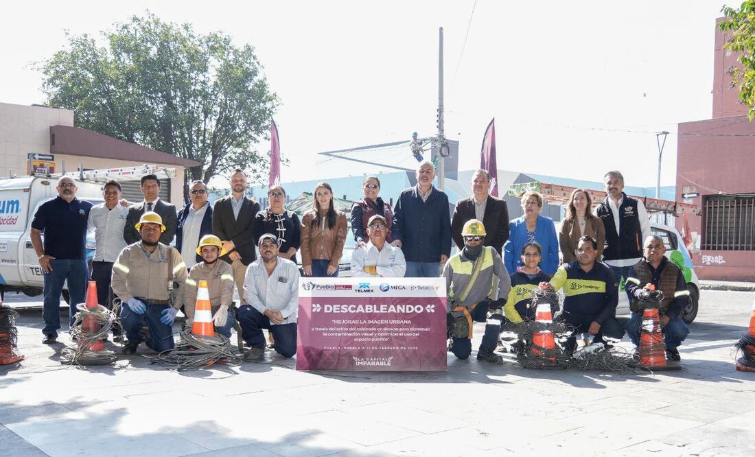 El cableado en desuso representa una fuente de contaminación | Foto: Ayuntamiento de Puebla