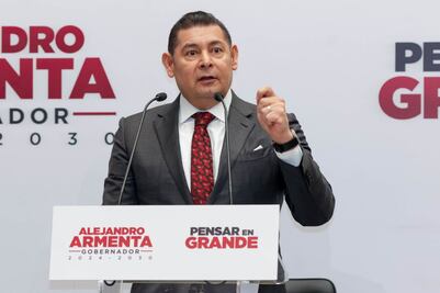 "No nos vamos a arrodillar", responde Armenta a transportistas