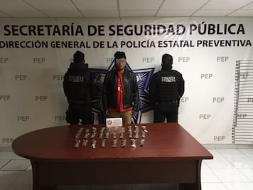 Cachan a "El Fer" traficando mariguana en Plaza San Pedro