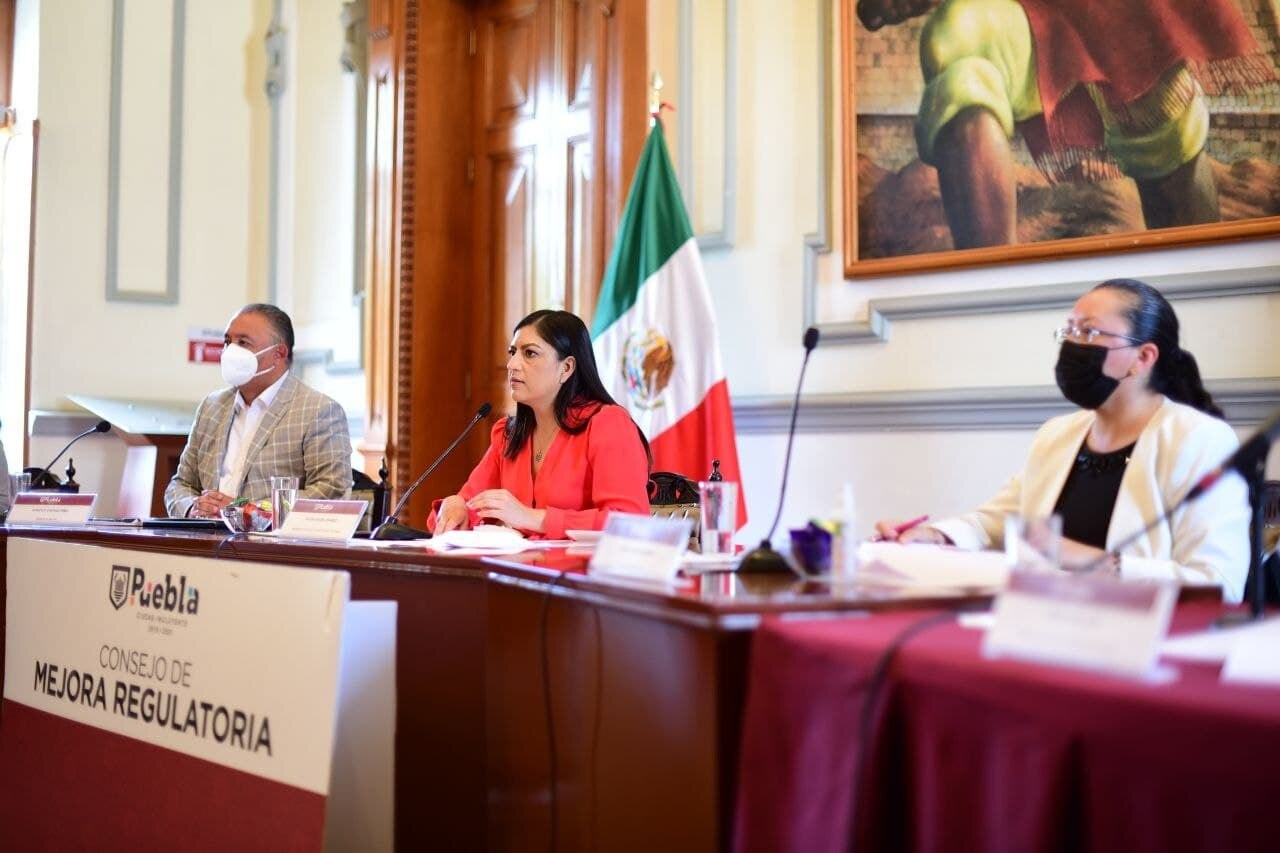 Avanzan en la simplificación de trámites y servicios en la capital