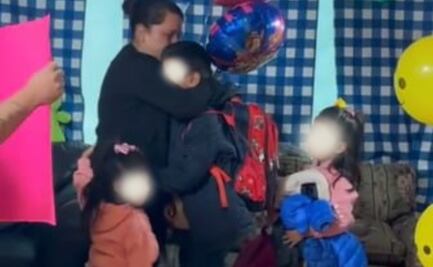 Así fue el emotivo encuentro de niños migrantes con su mamá tras ser abandonados por pollero