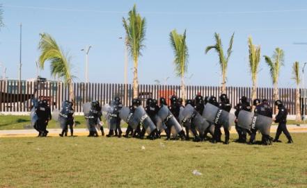 Cuatro trabajadores de Dos Bocas son heridos por policía