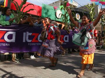 Carrera de la Tortilla 2022 en Tehuacán: competidoras cargan hasta 50 kilos