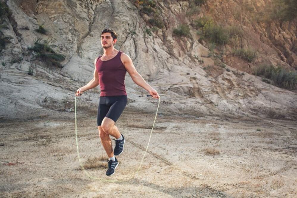 Esta actividad, que aprendemos desde la infancia, puede ser replicada en la etapa adulta y ofrece una variedad de beneficios que van más allá de lo físico y estético. 

Foto: Producción El Universal Puebla