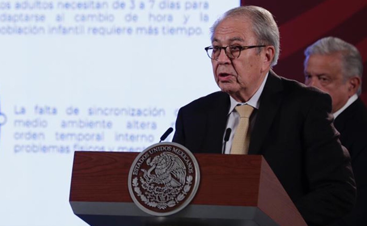 Secretario de Salud sugiere regresar “al reloj de Dios” y abolir el cambio de horario