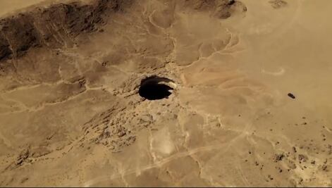 ‘Pozo del infierno’, el socavón gigante que supera los 100 metros de profundidad