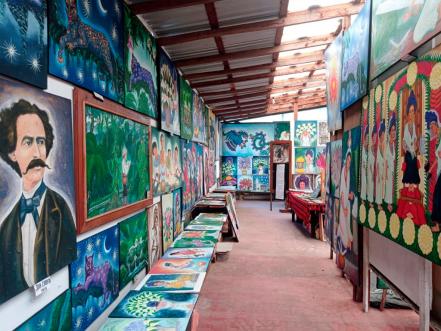 Gregorio Méndez, el pintor de Cuetzalan que dedica sus pinceladas a la alegría de vivir