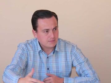 En plena crisis, alcalde de Tecamachalco se va a la Ciudad de México