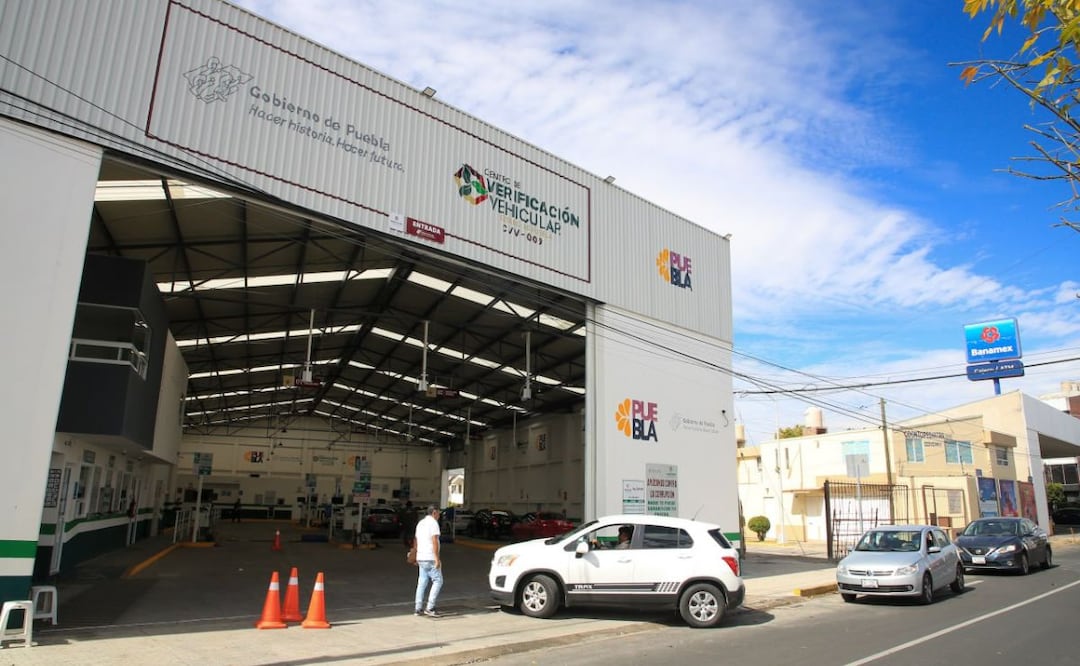 En el estado de Puebla hay cuatro nuevos Centros de Verificación Vehicular para que los conductores agilicen el trámite | Foto: Agencia Es Imagen para El Universal Puebla