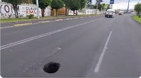 ¡Precaución automovilistas! Aparece socavón en el Bulevar Forjadores