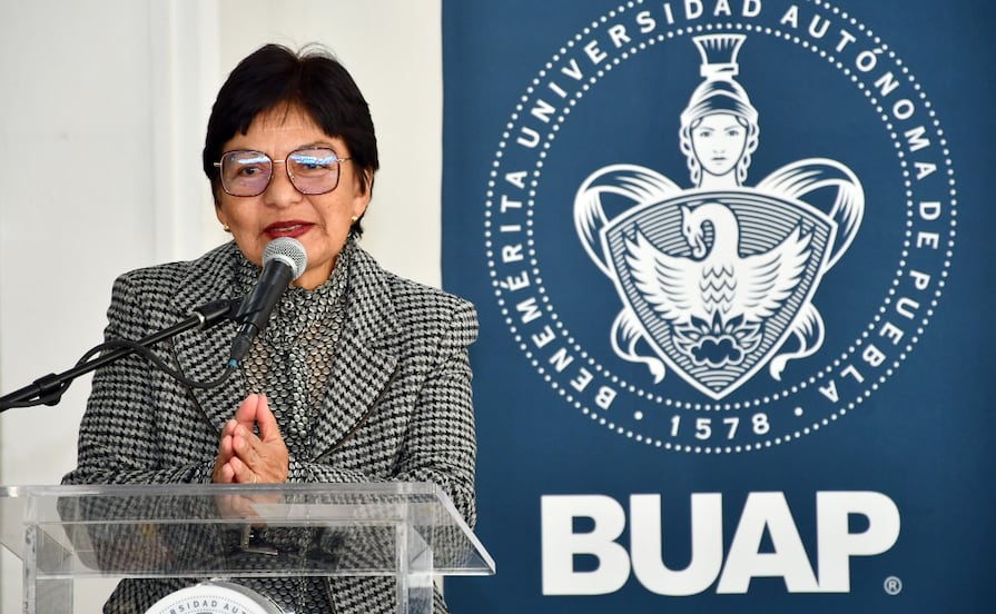 Toma protesta la Rectora Lilia Cedillo a Irma García como directora de la Preparatoria 2 de Octubre de 1968