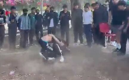 Graban a estudiantes del CENHCH peleándose dentro y fuera del plantel