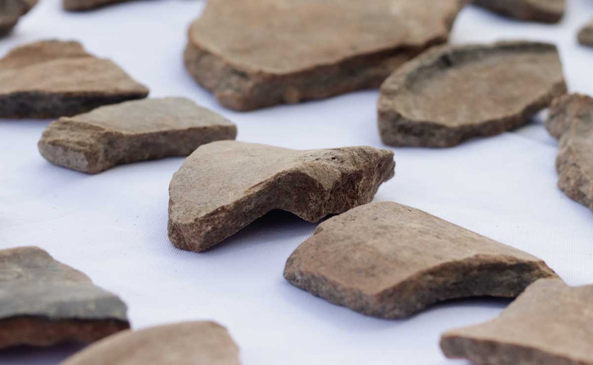 Presentan vestigios encontrados durante rehabilitación de la Pirámide de Cholula