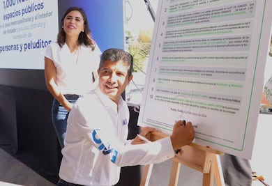 Lalo Rivera firma agenda animalista con asociaciones