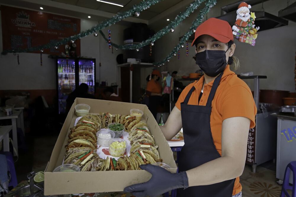 La Taco Rosca contiene 30 tacos al pastor o árabes. Foto: Cuartoscuro