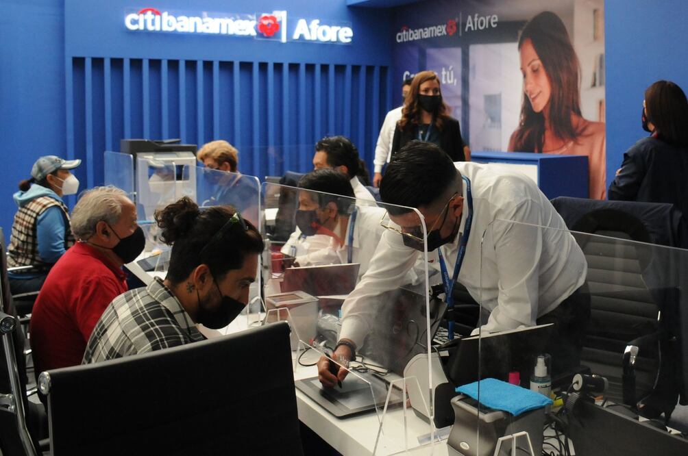 Las Afore registraron caída de 60% en sus utilidades en 2022. Foto: Cuartoscuro