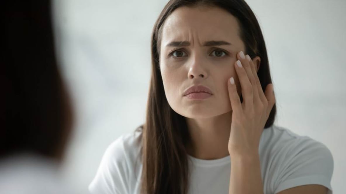 La nueva preocupación de muchas personas, tanto hombres como mujeres, es evitar o eliminar la "cara de cortisol", que puede dar un aspecto de cansancio y añadir años a nuestra imagen.

Foto: Producción El Universal Puebla