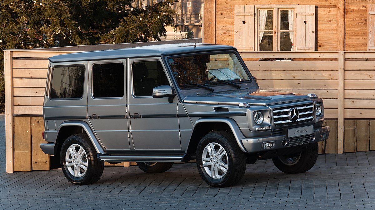 El vehículo afectado fue una camioneta tipo Mercedes Benz Clase G valuada aproximadamente en 3.4 millones de pesos, cuyos neumáticos y rines tienen un costo aproximado de 35 mil pesos cada uno.

Foto: Producción El Universal Puebla