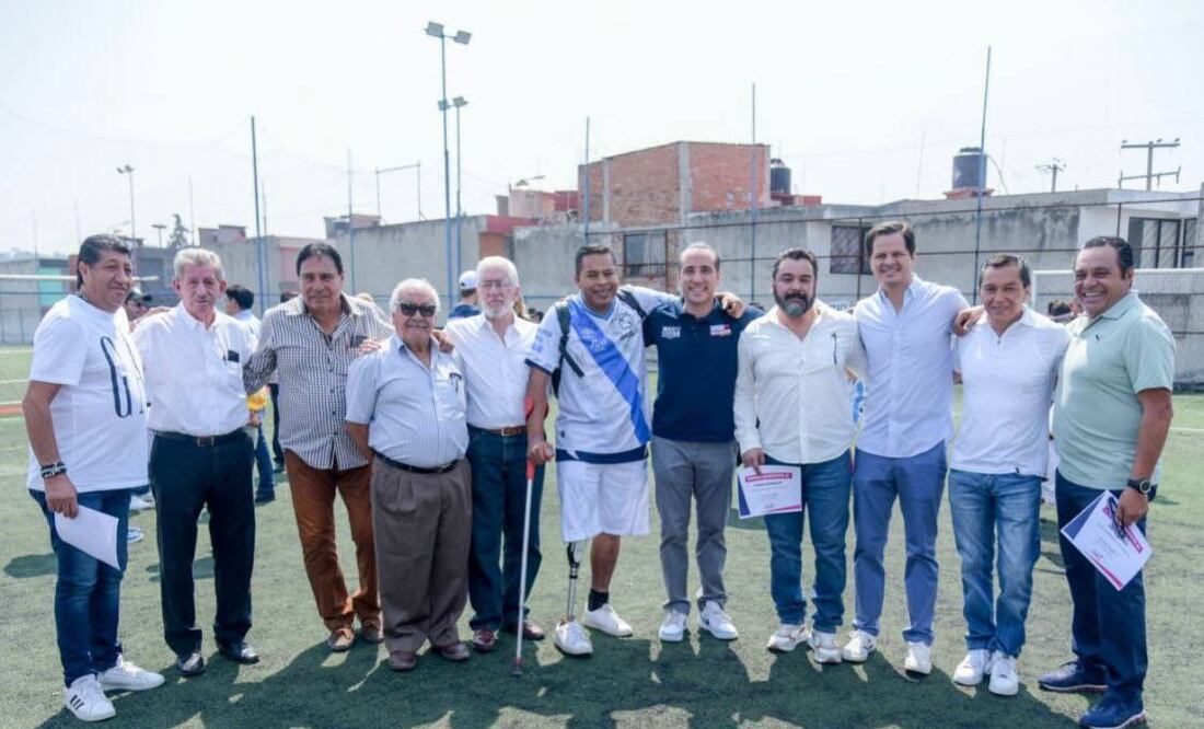 El candidato Mario Riestra presentó sus propuestas ante deportistas | Foto: Especial