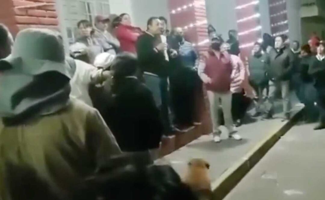 La noche del martes 31 de febrero entró la SSP al Palacio Municipal de Tepeyahualco | Foto: Captura de Pantalla