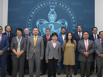  Presenta Lilia Cedillo a su equipo en la administración central de la BUAP
