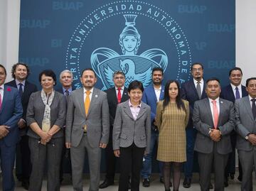 Presenta Lilia Cedillo a su equipo en la administración central de la BUAP