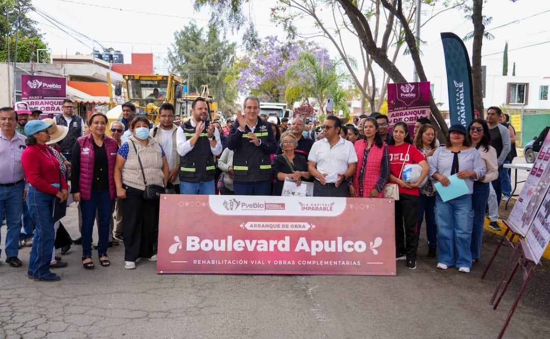 “Estamos convencidos que una vialidad rehabilitada le permite al ciudadano transitar de forma más ágil y segura.  Por ello, desde mi gobierno nos hemos dedicado a construir calles y avenidas integrales”: dijo el alcalde | Foto: Ayuntamiento de Puebla