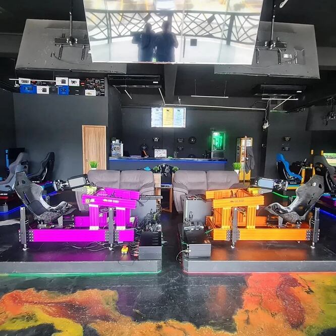 En estos simuladores pueden practicar para tu examen de manejo | Foto: Eduardo Sánchez