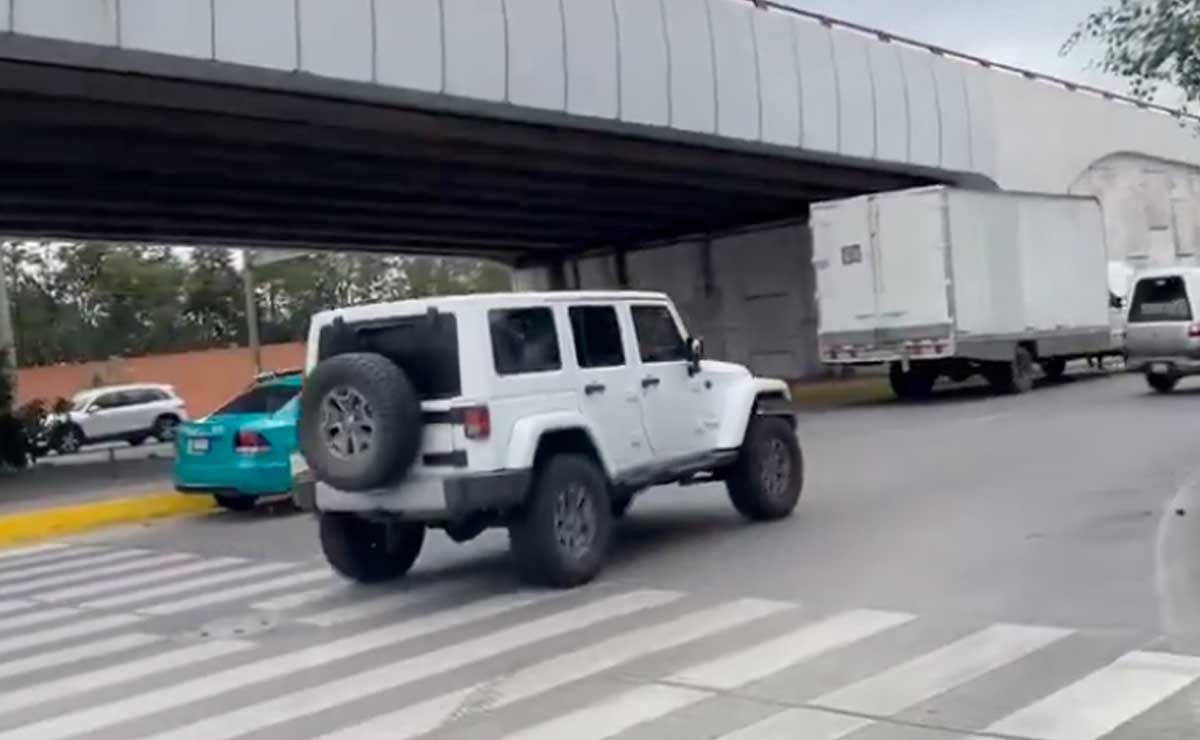 VIDEO. Exhiben a "mirreyes" que chocan y huyen para no pagar daños en Puebla