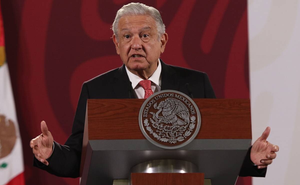 AMLO acusa a "ultraderecha de España" por pronunciamiento del Parlamento Europeo sobre periodistas