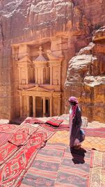 ¿Quién es y qué hace Nayeli Robledo, la joven poblana que está en medio de la guerra en Israel?