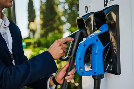 Autos eléctricos tendrán 500 mil puntos de recarga en Estados Unidos
