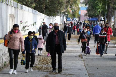 Cuarta ola de Covid. Continuarán clases presenciales en Puebla