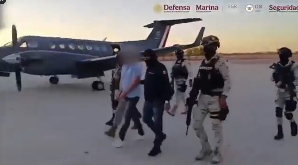 ‘El Pelón’ es descrito en el corrido como un líder astuto y estratégico, cuya capacidad para mantener el control no se limita solo a su región de origen, sino que también extiende su influencia a nuevas plazas. 


Foto: Producción El Universal Puebla