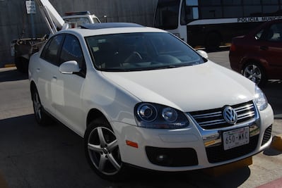 Cómo evitar estafas al comprar un auto usado