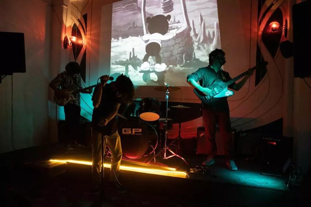 En Puebla hay varias bandas underground que definitivamente debes escuchar |  Instragram fakerobotsband