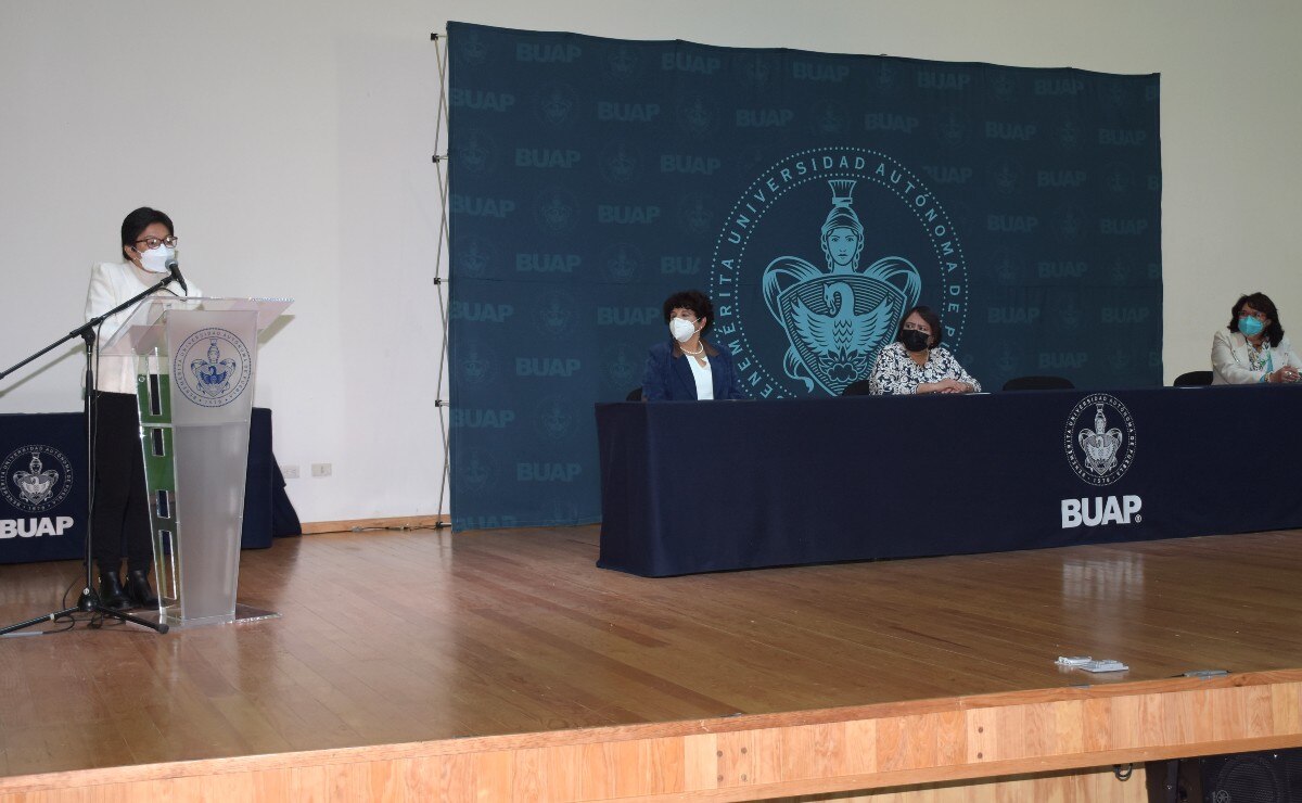 Lilia Cedillo reconoce el esfuerzo de participantes del Diplomado para Atención de la Violencia de Género